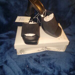 A New Day Darla Heels for Women - Black Size 8 NEW WITH TAG AND BOX!